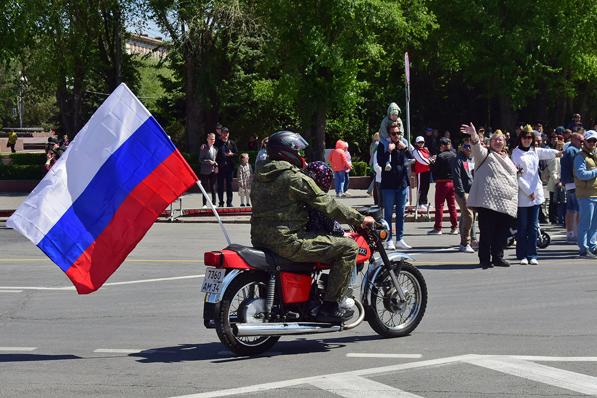 Волгоградская область, № 7360 АМ 34 — Иж Юпитер-5-01 '88-07; Волгоградская область — День Победы 9 мая 2024