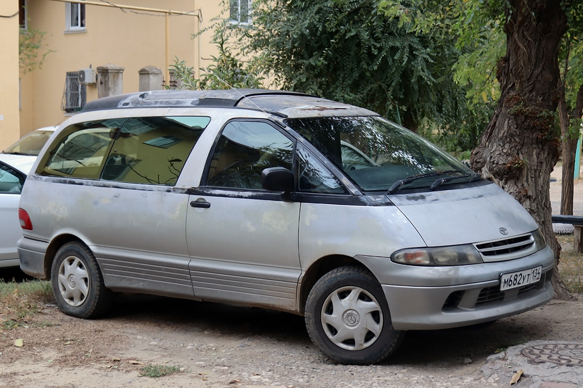 Волгоградская область, № М 682 УТ 134 — Toyota Estima Lucida '92-99