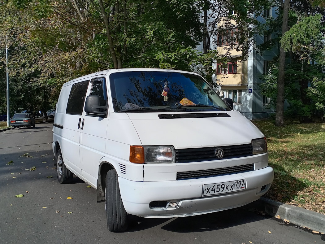 Москва, № Х 459 КХ 797 — Volkswagen Typ 2 (T4) '90-03