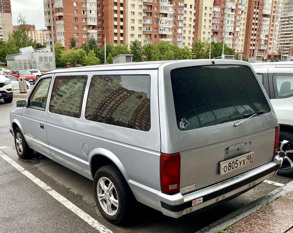 Санкт-Петербург, № О 805 УХ 98 — Dodge Caravan '83-90