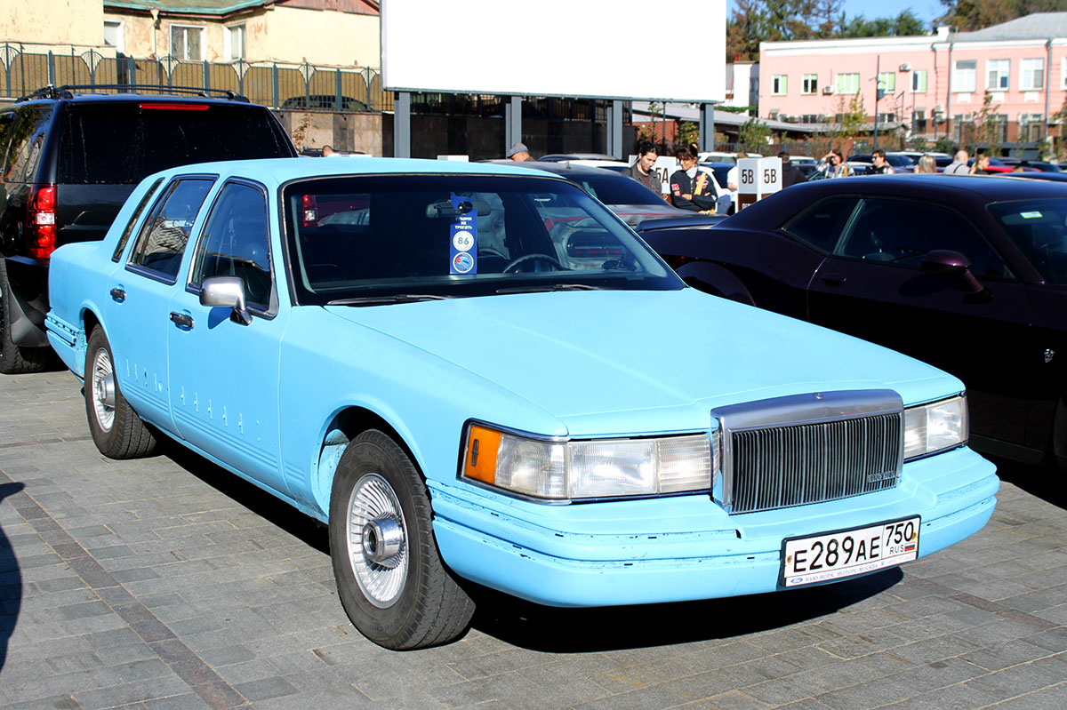 Московская область, № Е 289 АЕ 750 — Lincoln Town Car (2G) '90-97