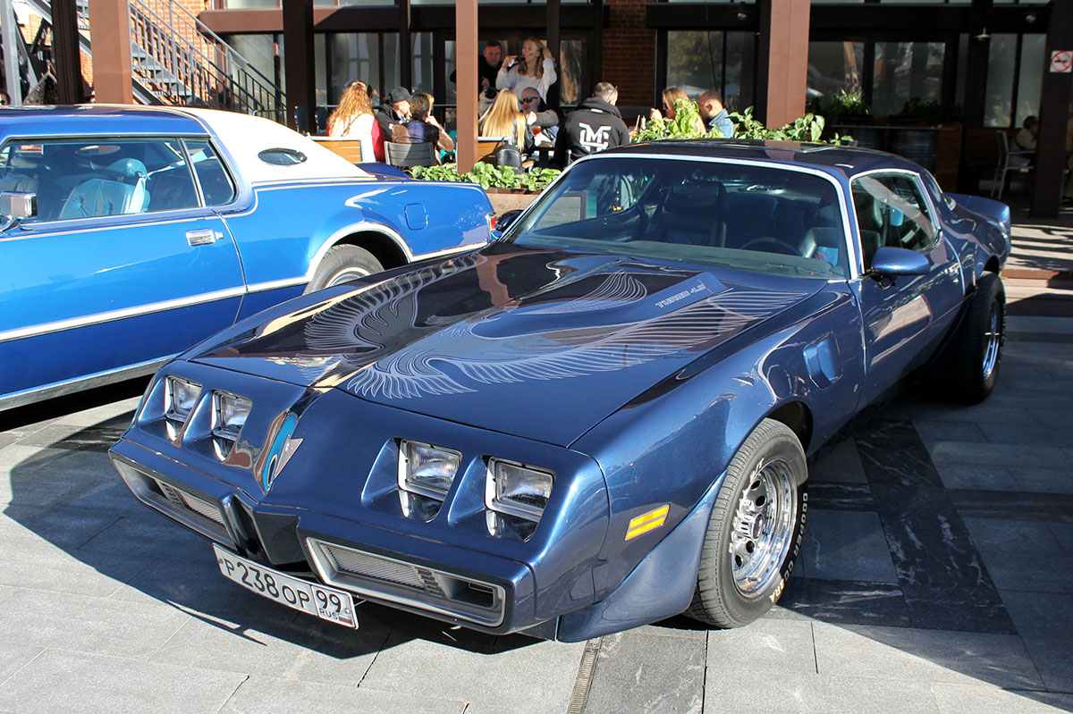 Москва, № Р 238 ОР 99 — Pontiac Firebird (2G) '70-81