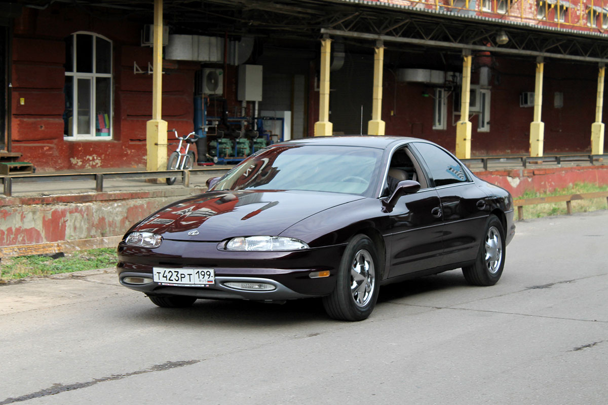 Москва, № Т 423 РТ 199 — Oldsmobile Aurora '95-99