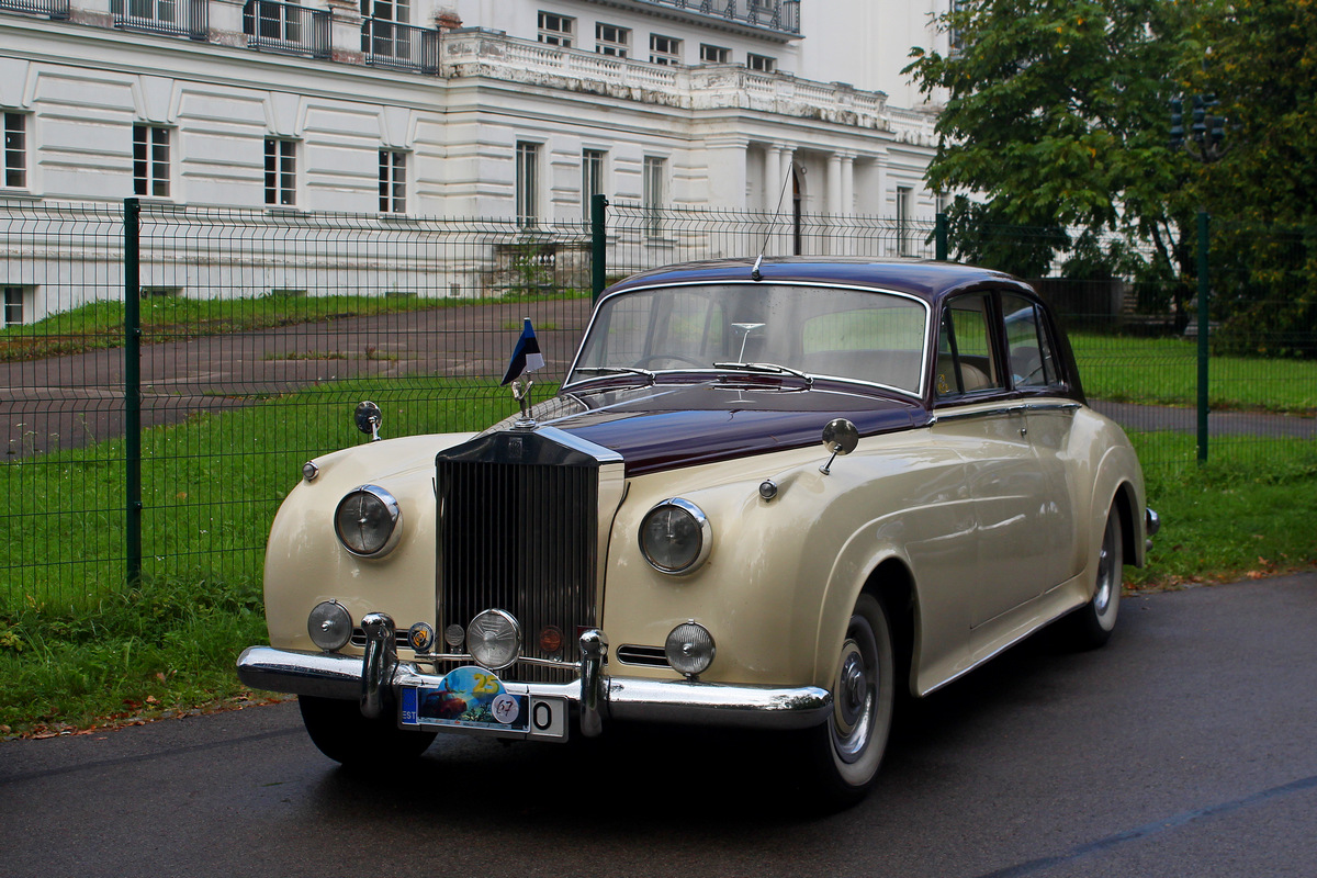 Эстония, № 022 MLO — Rolls-Royce Silver Cloud II '59-62; Латвия — Retro Jūrmala 25