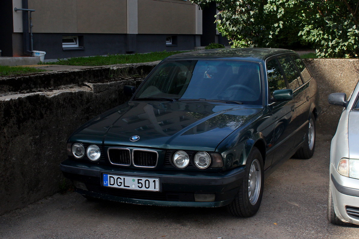 Литва, № DGL 501 — BMW 5 Series (E34) '87-96