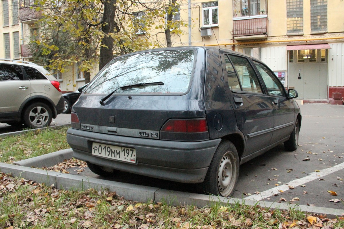 Москва, № Р 019 ММ 197 — Renault Clio (1G) '90-98