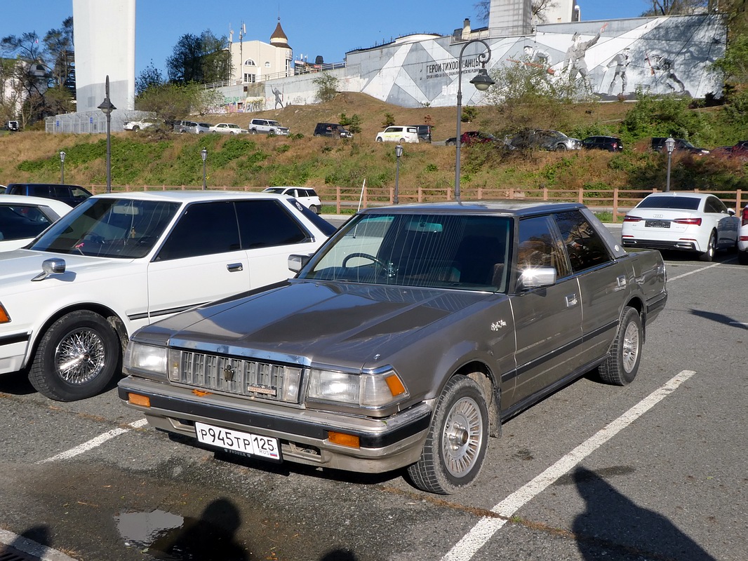 Приморский край, № Р 945 ТР 125 — Toyota Crown (S120) '83-87; Приморский край — Закрытие сезона JDM Oldschool Cars (2024)