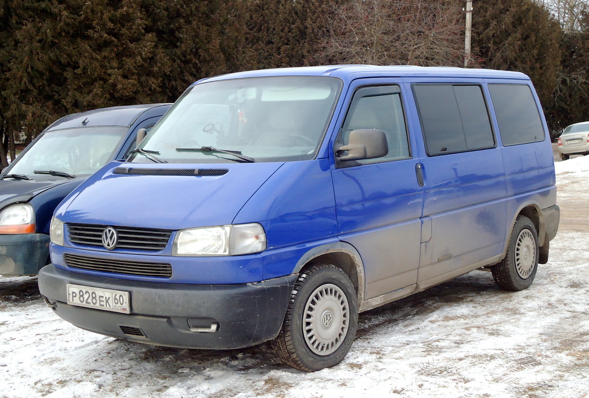 Псковская область, № Р 828 ЕК 60 — Volkswagen Typ 2 (T4) '90-03