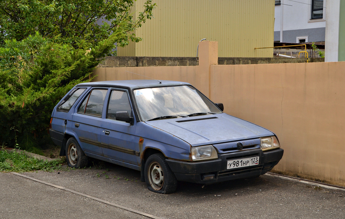 Краснодарский край, № У 981 НР 123 — Škoda Forman (Type 785) '90-95