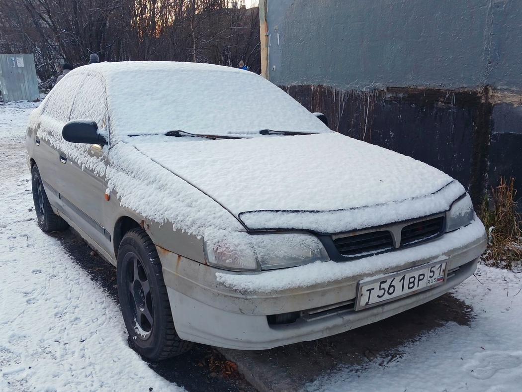 Мурманская область, № Т 561 ВР 51 — Toyota Carina E (T190) '92–97