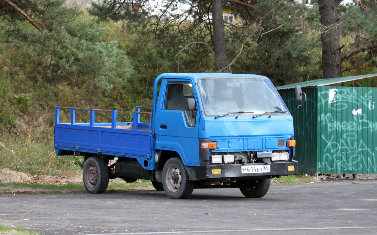 Псковская область, № М 614 ЕХ 60 — Toyota ToyoAce (Y50/Y60/U80/U90) '85–95