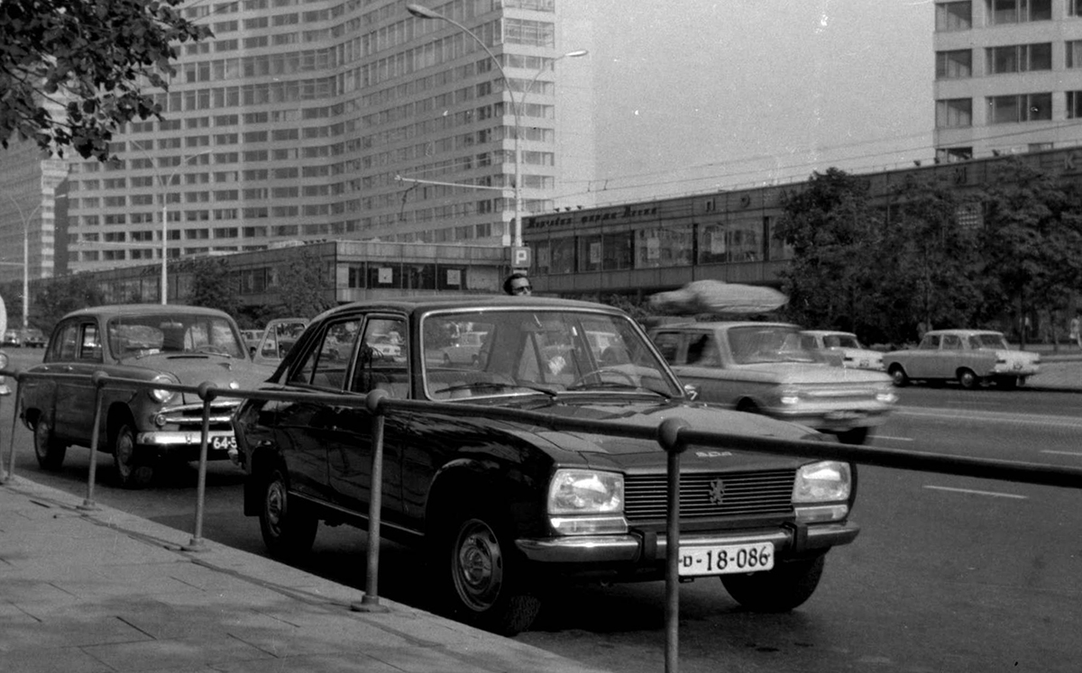 Москва, № D-18-086 — Peugeot 504 '68-04