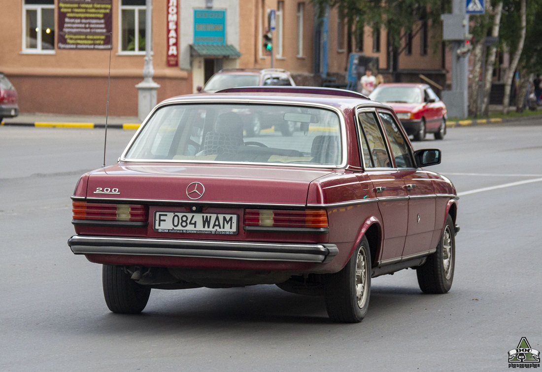 Восточно-Казахстанская область, № F 084 WAM — Mercedes-Benz (W123) '76-86