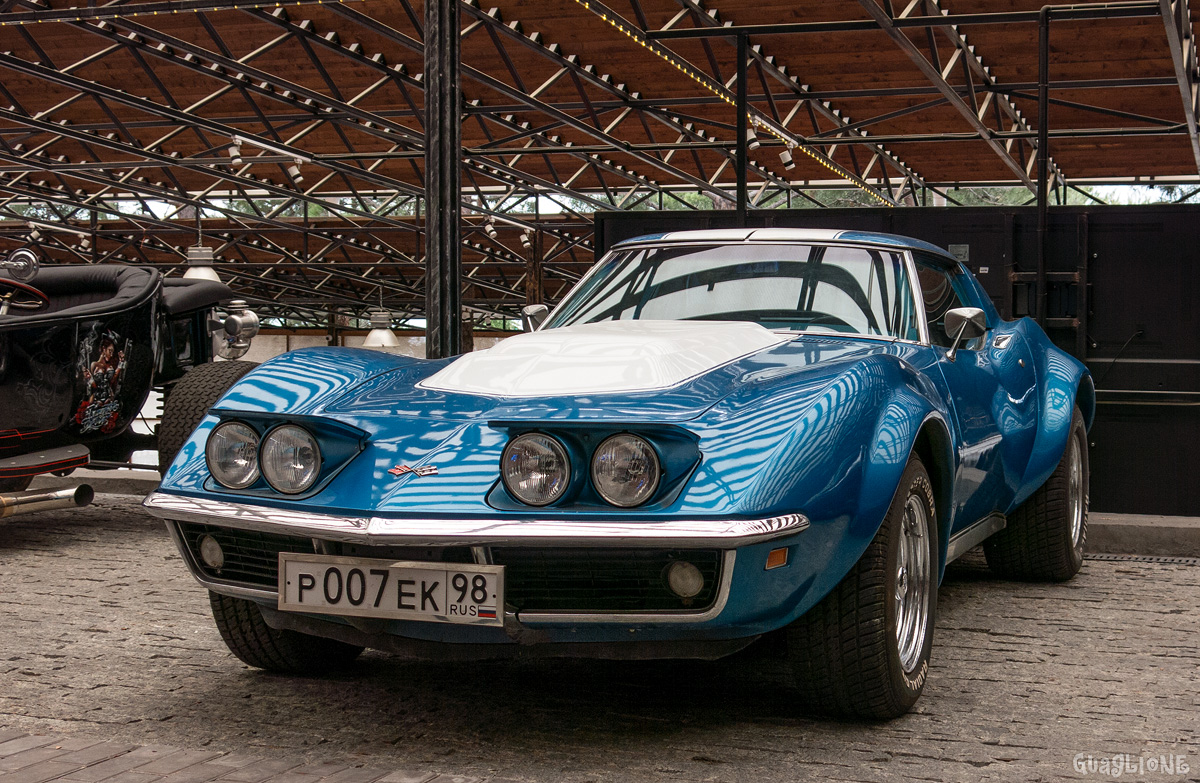 Крым, № Р 007 ЕК 98 — Chevrolet Corvette (C3) '68-82; Санкт-Петербург — Вне региона
