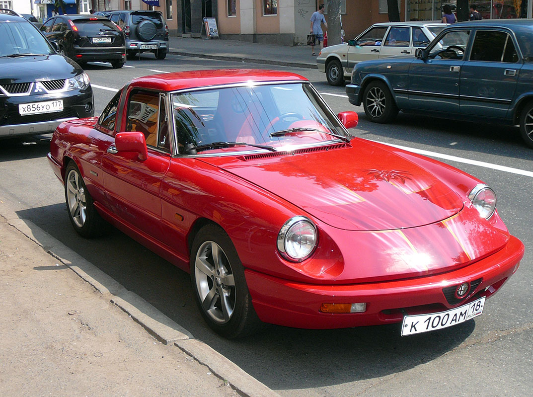 Удмуртия, № К 100 АМ 18 — Alfa Romeo Spider (105/115) '66-93