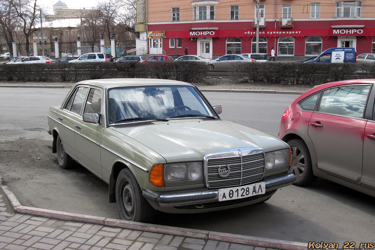 Алтайский край, № А 0128 АЛ — Mercedes-Benz (W123) '76-86