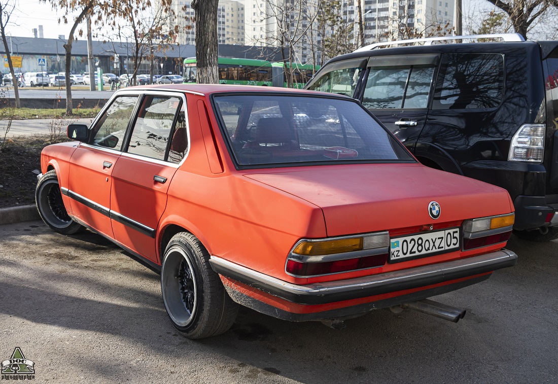 Алматинская область, № 028 QXZ 05 — BMW 5 Series (E28) '82-88
