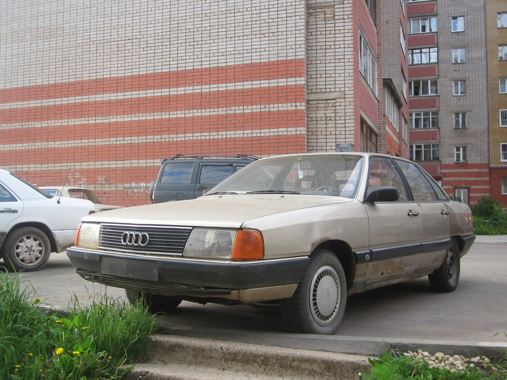 Кировская область, № К 286 ММ 43 — Audi 100 (C3) '82-91
