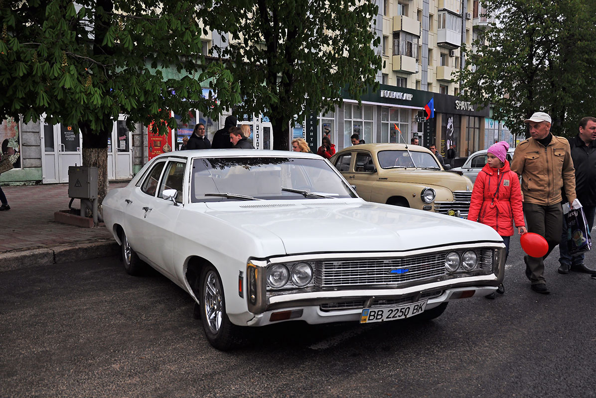 Луганская область, № ВВ 2250 ВК — Chevrolet Impala (4G) '65-70