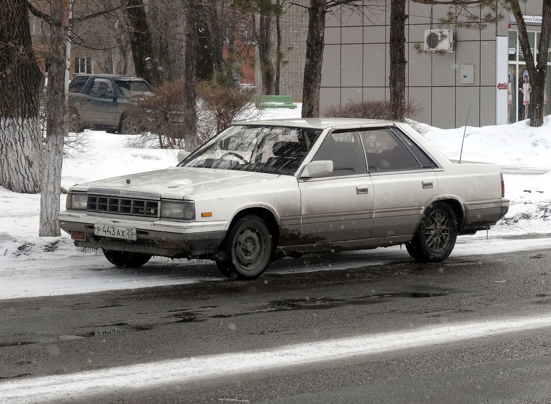 Приморский край, № Р 443 АХ 25 — Nissan Laurel (C32) '84-93