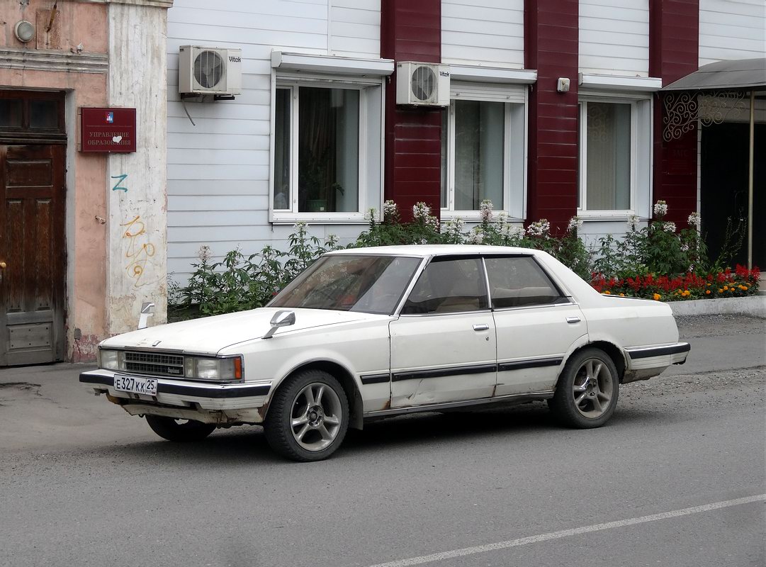 Приморский край, № Е 327 КК 25 — Toyota Cresta (X50/X60) '80-84