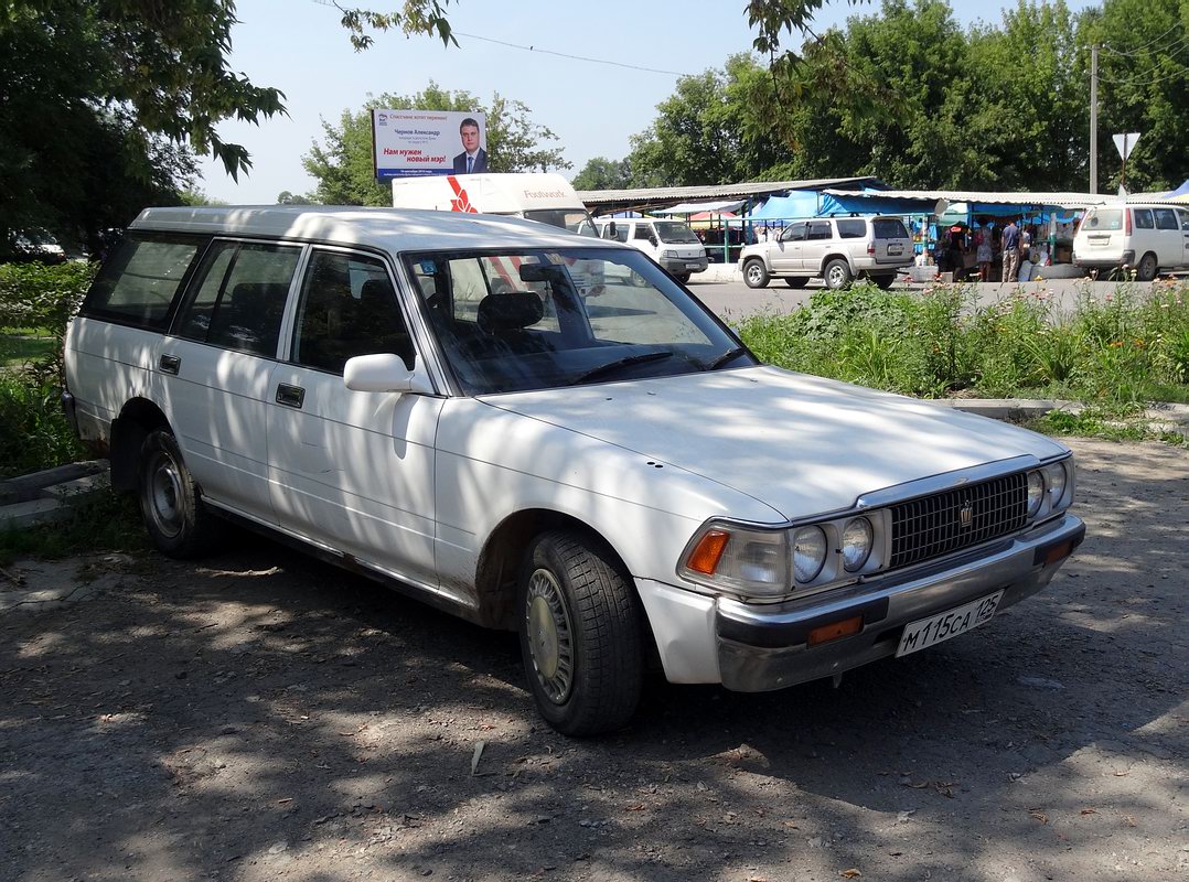 Приморский край, № М 115 СА 125 — Toyota Crown (S130) '87-91