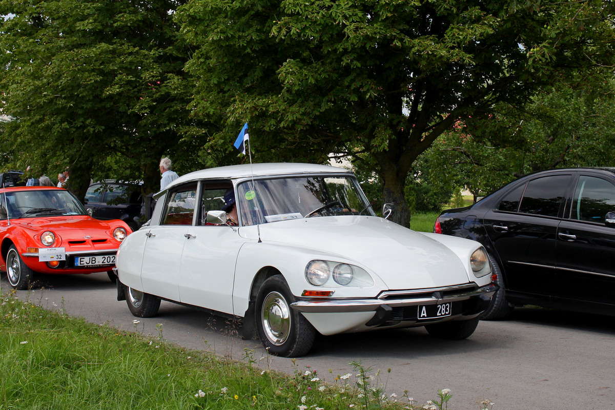 Эстония, № A 283 — Citroën DS/ID (Общая модель); Литва — Nesenstanti klasika 2020