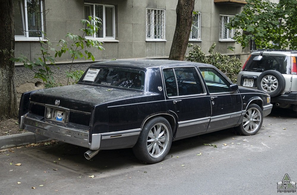 Алматы, № A 660 RWN — Cadillac Fleetwood (1G) '85-93
