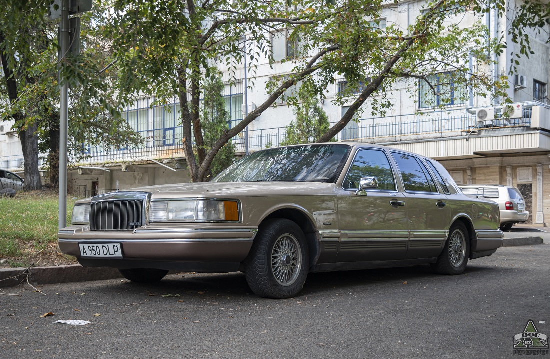 Алматы, № A 950 DLP — Lincoln Town Car (2G) '90-97