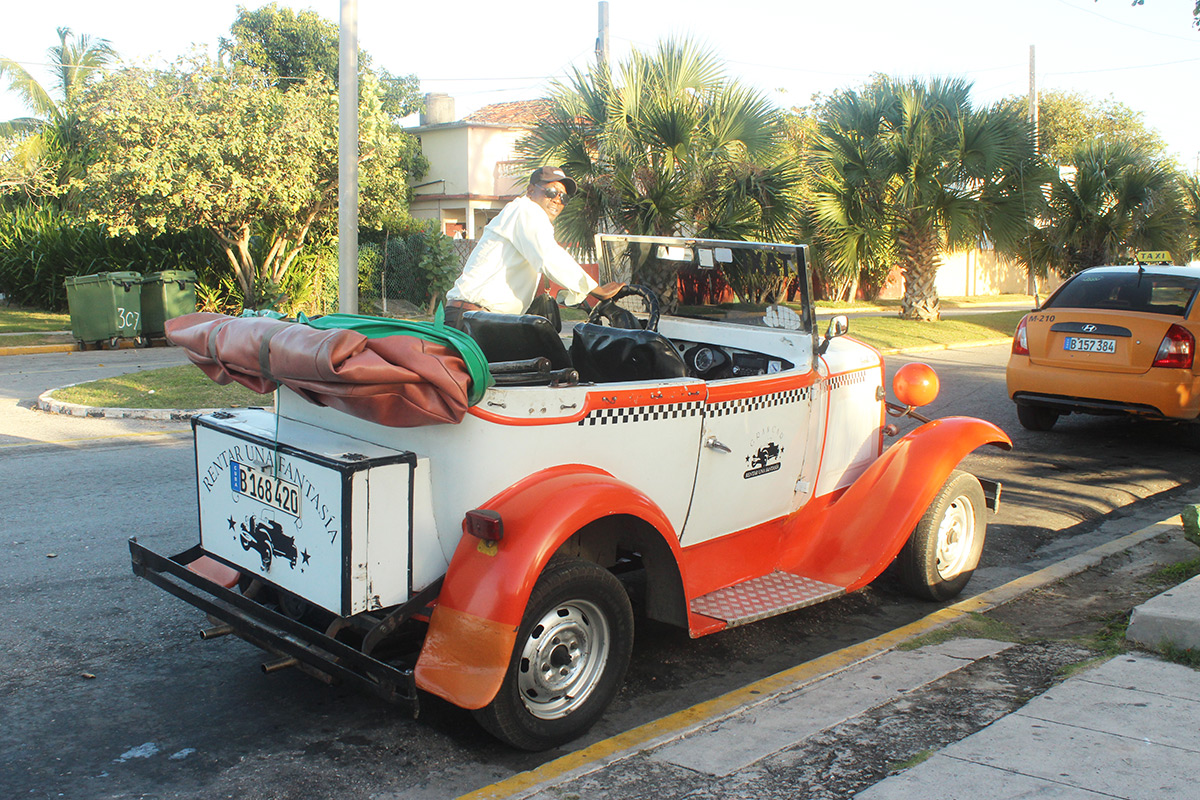 Куба, № B 168 420 — Ford (общая модель)