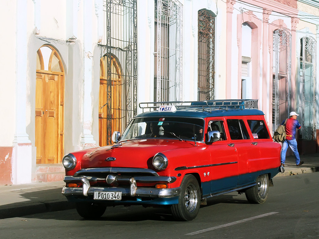 Куба, № P 010 346 — Ford Country Sedan '53