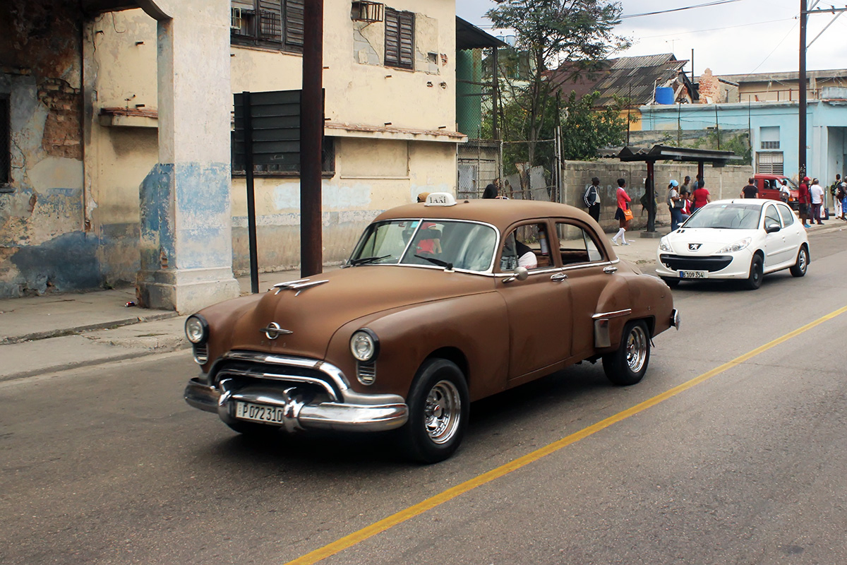 Куба, № P 072 310 — Oldsmobile 88 (1G) '49-53