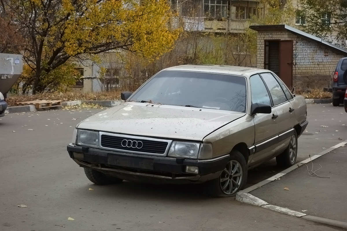 Саратовская область, № В 165 УМ 64 — Audi 100 (C3) '82-91