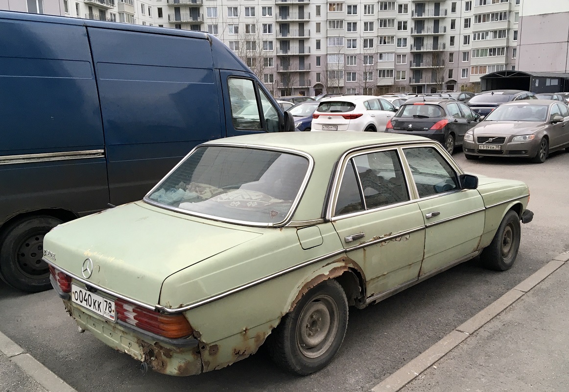 Санкт-Петербург, № О 040 КК 78 — Mercedes-Benz (W123) '76-86