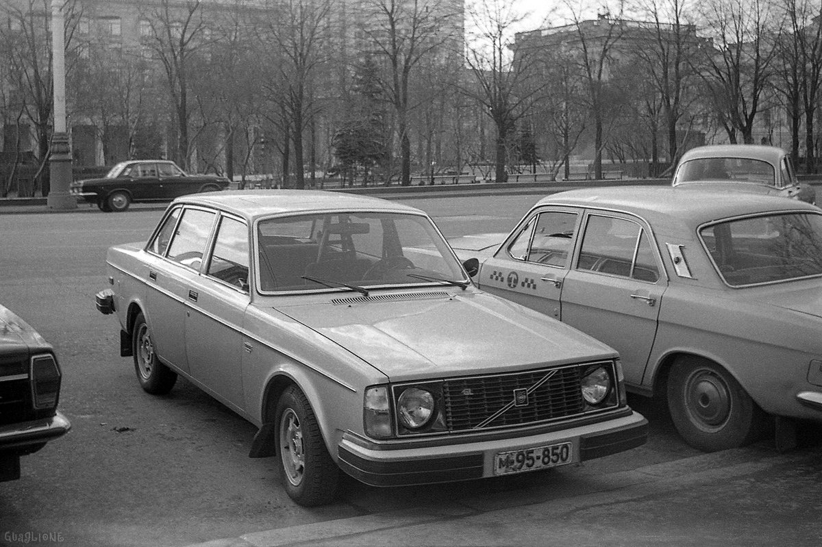 Москва, № М-95-850 — Volvo 244 GL '75-78
