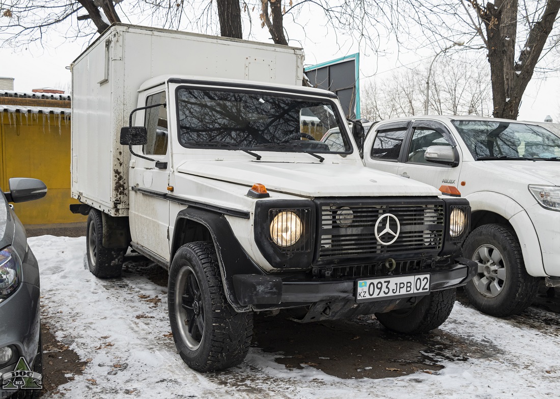 Алматы, № 093 JPB 02 — Mercedes-Benz (W460) '79-92
