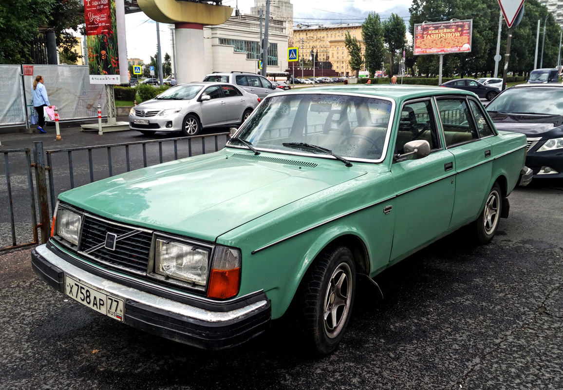 Москва, № Х 758 АР 77 — Volvo 240 GL '86–93