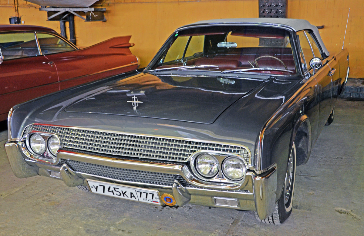 Москва, № У 745 КА 777 — Lincoln Continental (4G) '61-69