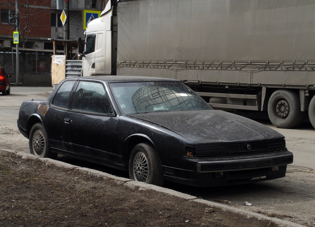 Самарская область, № С 110 НК 163 — Oldsmobile Toronado (4G) '86-92