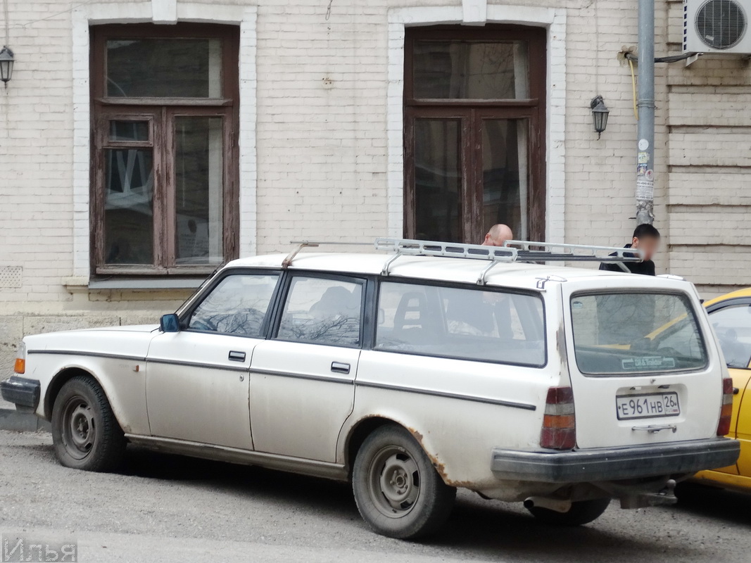 Ставропольский край, № Е 961 НВ 26 — Volvo 240 Series (общая модель)