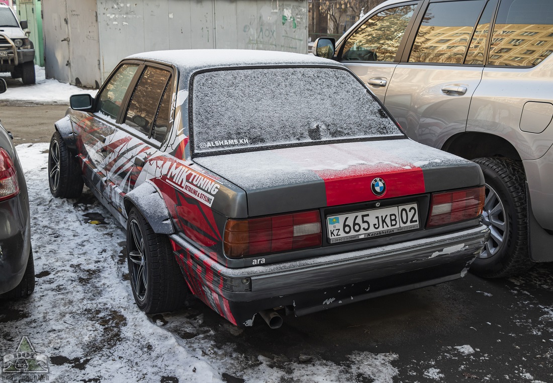 Алматы, № 665 JKB 02 — BMW 3 Series (E30) '82-94
