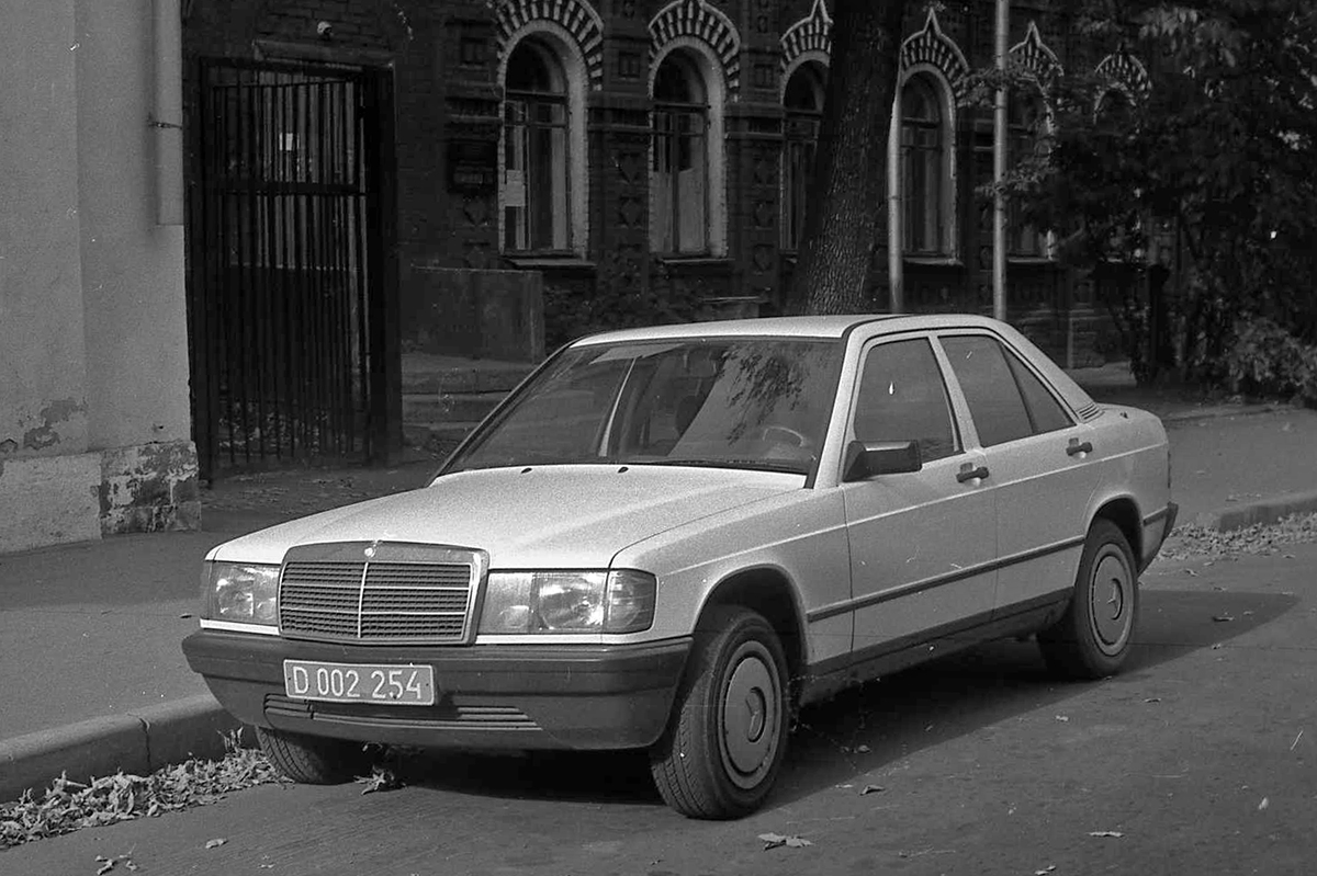 Москва, № D 002 254 — Mercedes-Benz (W201) '82-93