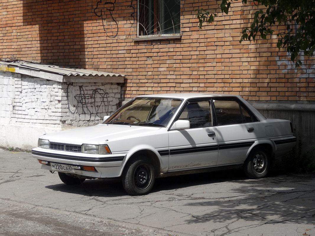 Приморский край, № М 220 СА 25 — Toyota Carina (T150) '84-88