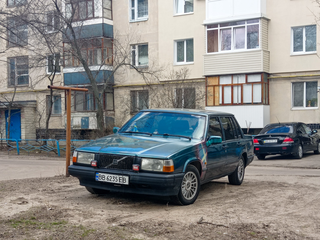 Луганская область, № ВВ 6235 ЕВ — Volvo 740 '84-92