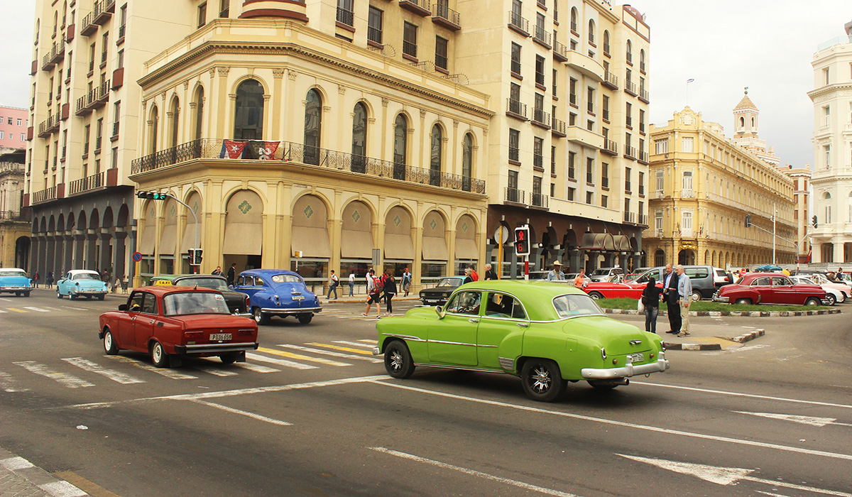 Куба, № P 036 659 — Москвич-2140 '76-88; Куба, № P 177 606 — Chevrolet Styleline Deluxe '49-52