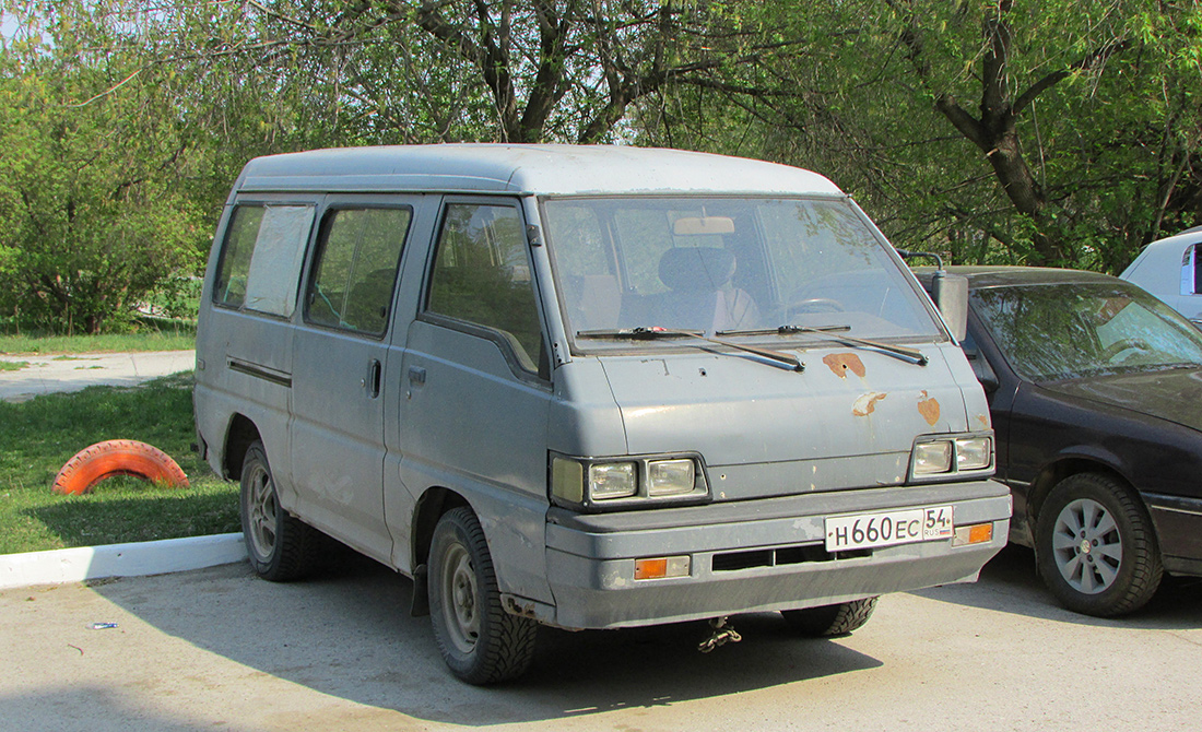 Новосибирская область, № Н 660 ЕС 54 — Hyundai H-100/Grace '87-93