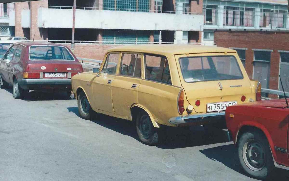 Санкт-Петербург, № Е 585 СХ 78 — Volvo 340 '82-91; Санкт-Петербург, № Н 7554 СР — Москвич-2137 '76-85