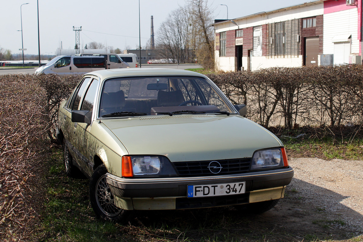 Литва, № FDT 347 — Opel Rekord (E2) '82-86