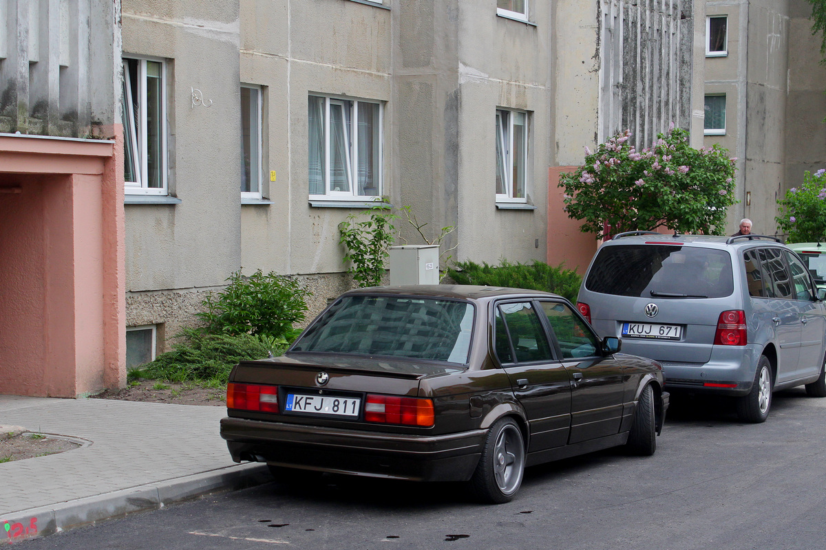 Литва, № KFJ 811 — BMW 3 Series (E30) '82-94