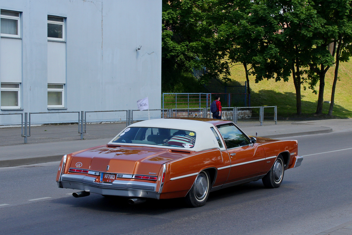 Литва, № H77003 — Oldsmobile Toronado (2G) '71-78